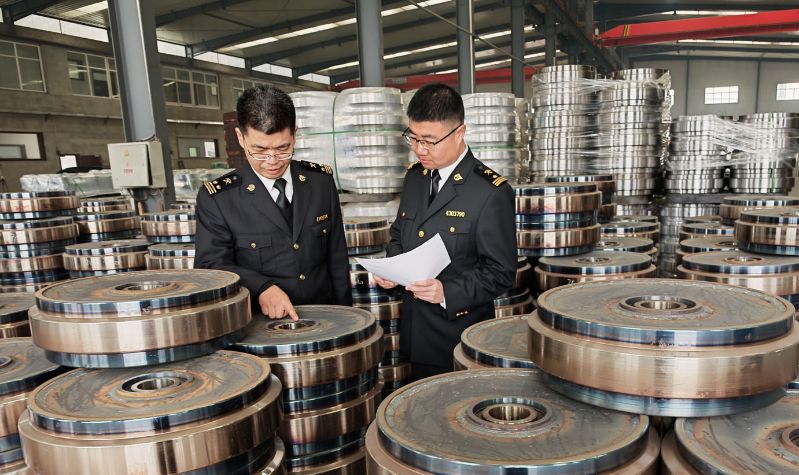 德州海关：助力工程机械配件远航海外1 