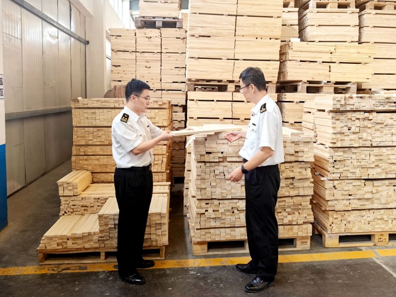 潍坊海关：惠企纾困 护航木制品出口