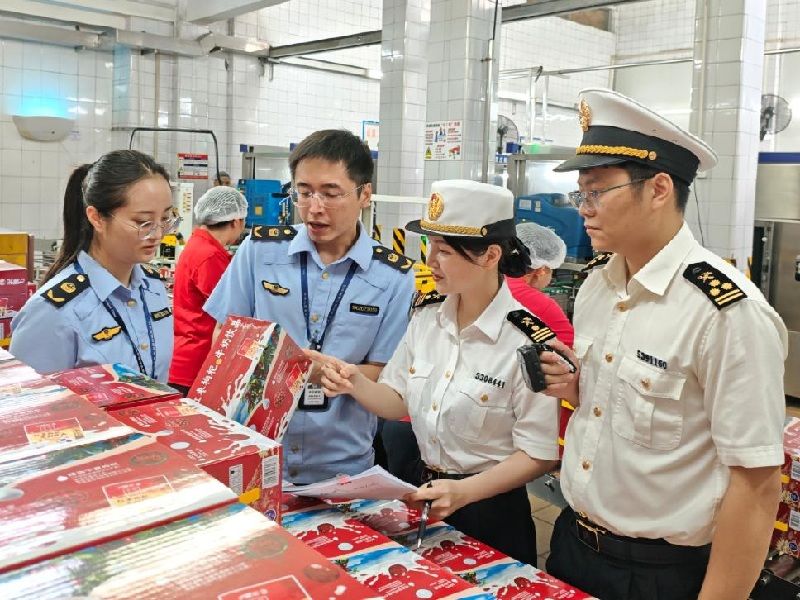 西沥海关联合地方市场监管部门对供港牛奶企业开展实地核查